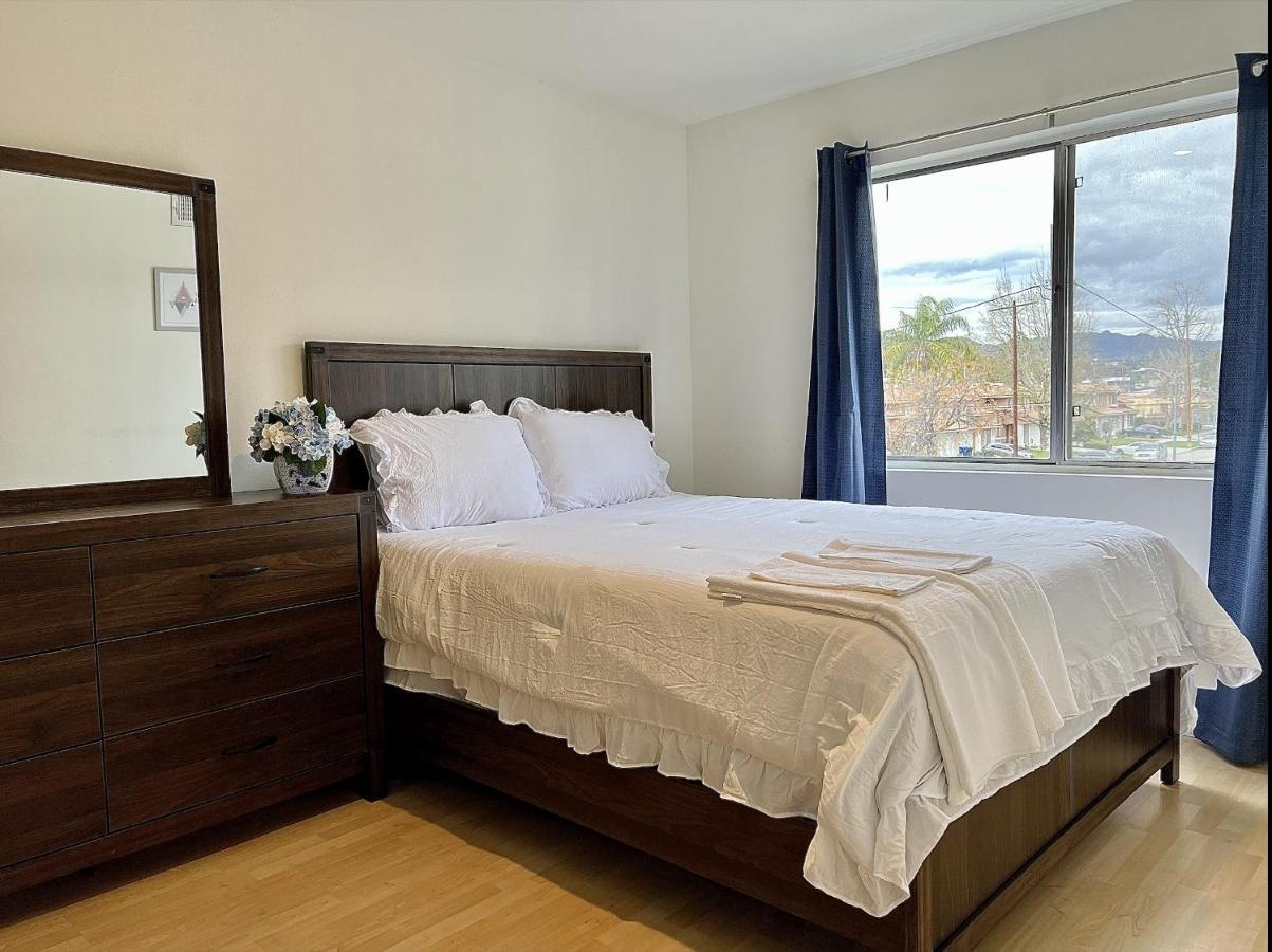 Spacious 2 Master Bedroom In Canoga Park Appartamento *